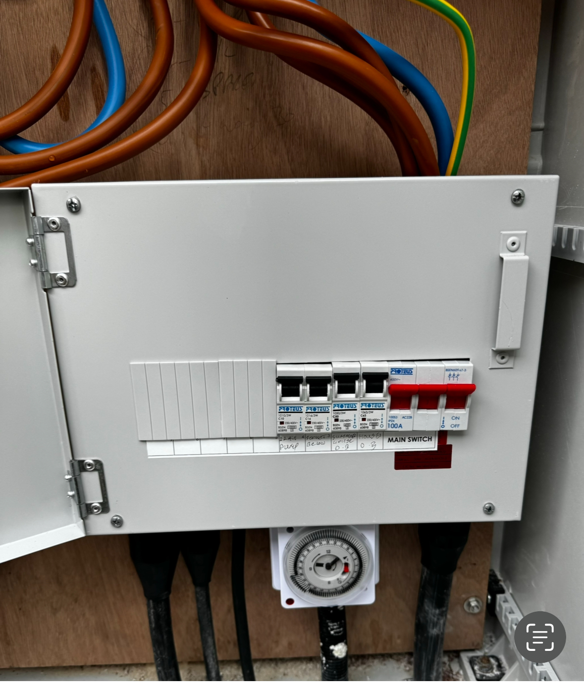 [ElectriciansForums.net] Three phase supply into single phase board