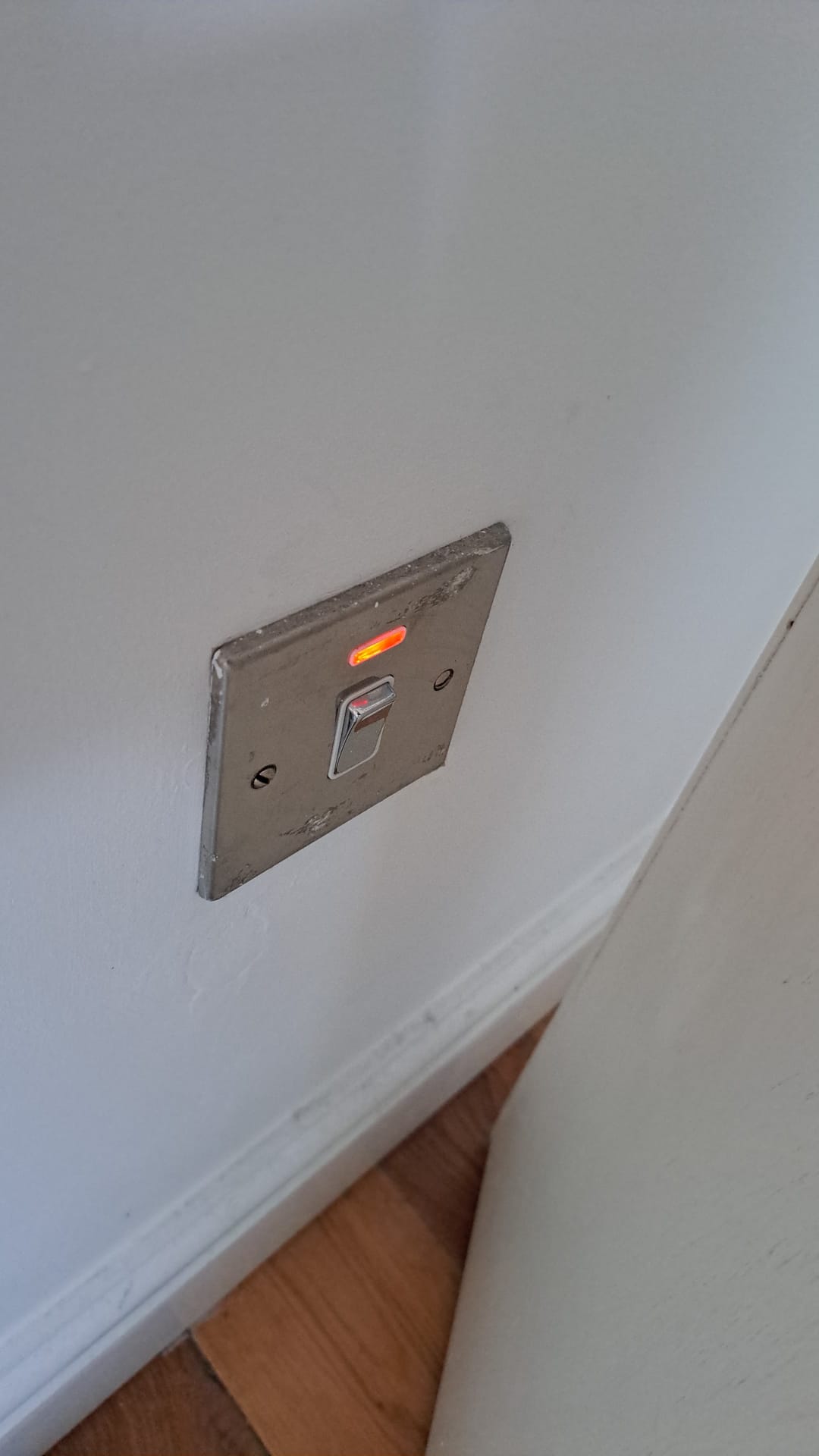 [ElectriciansForums.net] Flat roof electric velux > 'no contact' message on pad