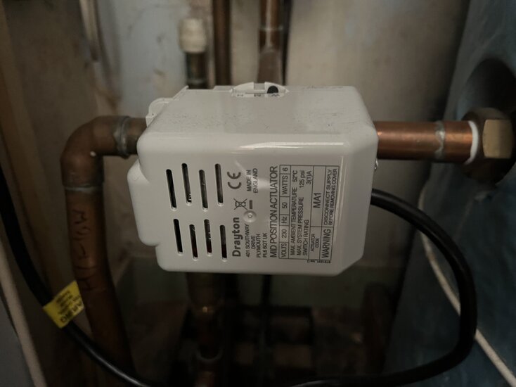 [ElectriciansForums.net] Help with Drayton motorised valve heating system