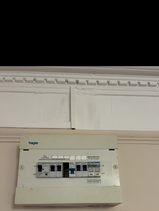 [ElectriciansForums.net] Marks above old consumer unit