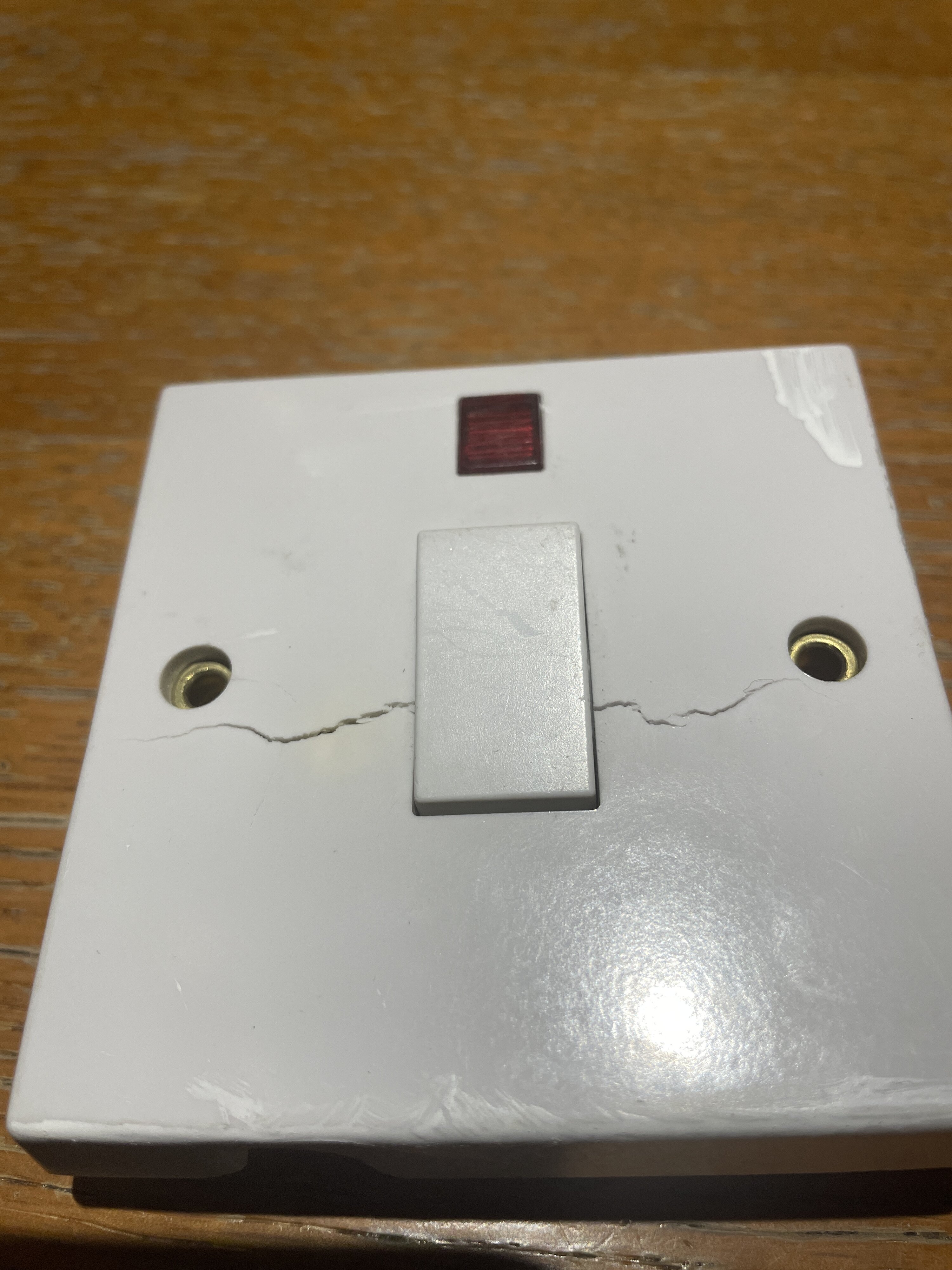 [ElectriciansForums.net] Blown Switch - never had this before!